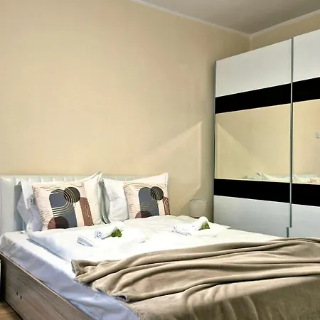 Spacious 3 Bdr Pulse Near Airport, The Mall, Arena 8888 By Keybox Sofia