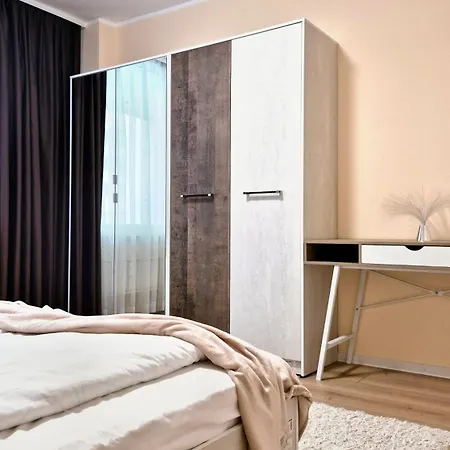 Apartment Spacious 3 Bdr Pulse Near Airport, The Mall, Arena 8888 By Keybox