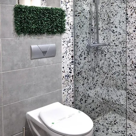 Spacious 3 Bdr Pulse Near Airport, The Mall, Arena 8888 By Keybox Szófia